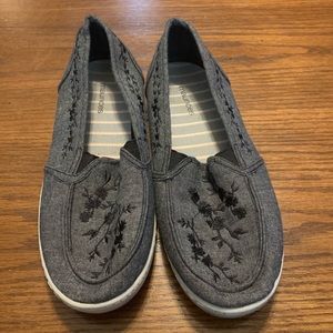 Maurice’s Embroidered Loafers - Gray (Sz 8)